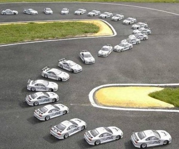 沪深策略联盟 汽车常规驾驶vs漂移，哪种更考验技术？